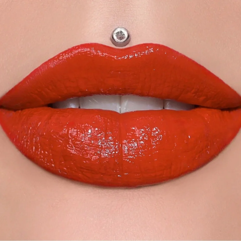 EVERYBODY KNOWS Jeffree Star Supreme Gloss